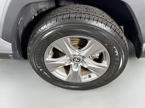 Used 2023 Toyota RAV4 XLE AWD/4WD image 32
