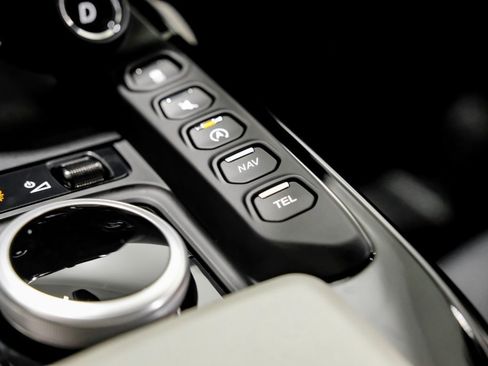 Used 2023 Aston Martin V12 Vantage image 23