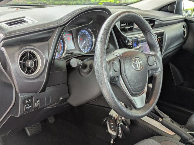 Used 2017 Toyota Corolla LE FWD image 2