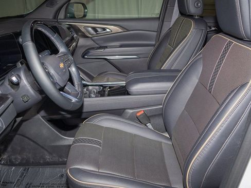 Certified 2025 Chevrolet Traverse High Country image 12