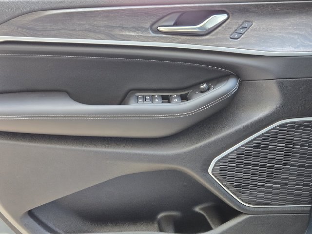 New 2027 Jeep Grand Cherokee Limited AWD/4WD image 17