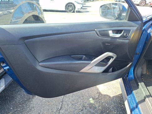 Used 2016 Hyundai Veloster Turbo image 11