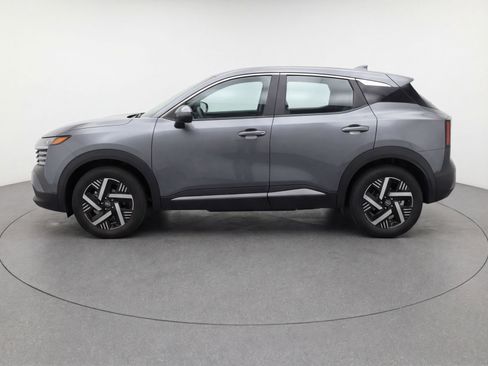 Used 2025 Nissan Kicks SV image 5