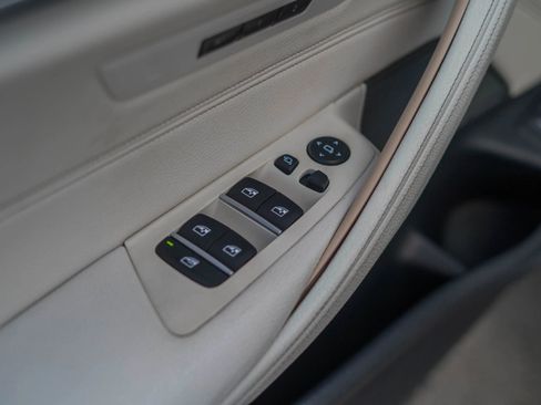 Used 2017 BMW 540i xDrive image 10