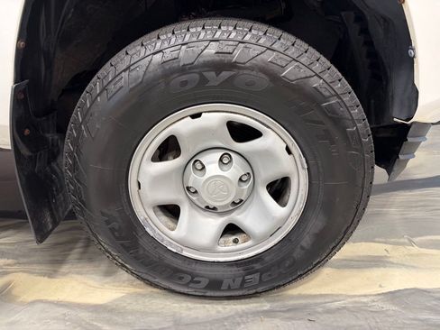 Used 2017 Toyota Tacoma SR w/ Tow Package AWD/4WD image 22