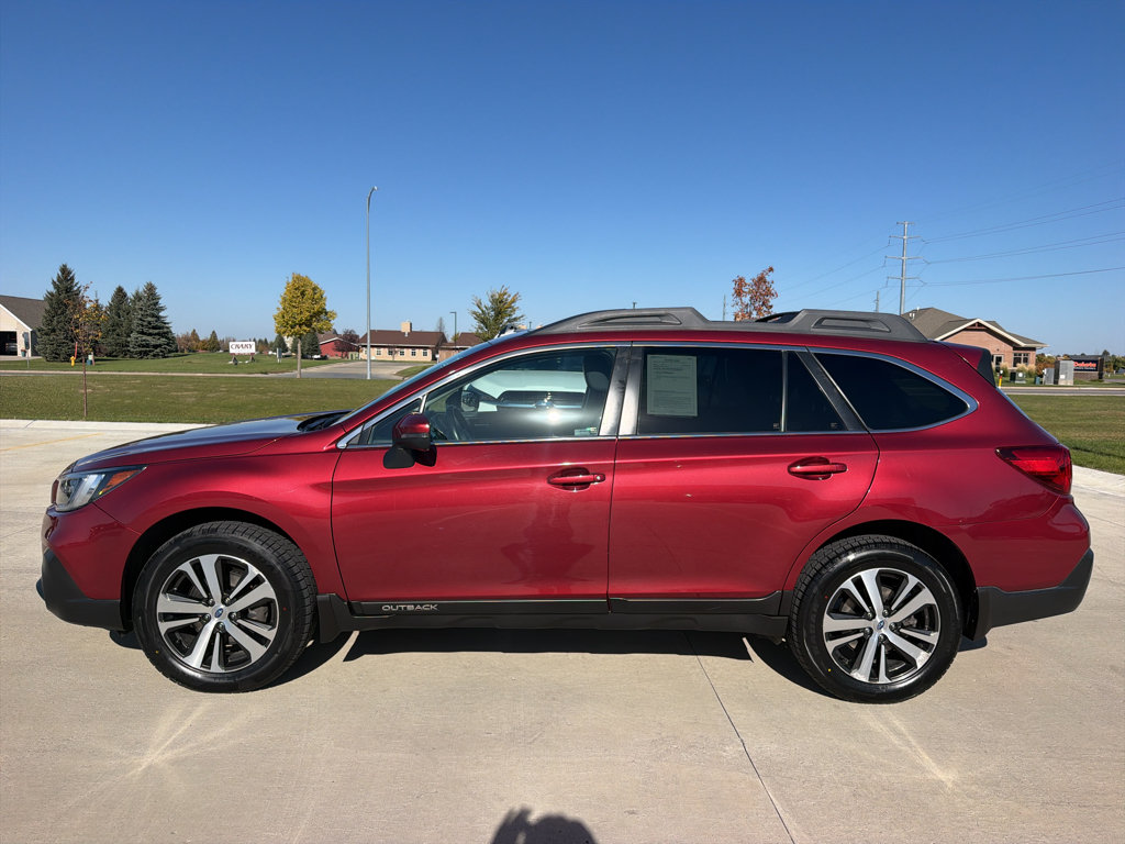 Used 2018 Subaru Outback 2.5i Limited AWD/4WD image 1