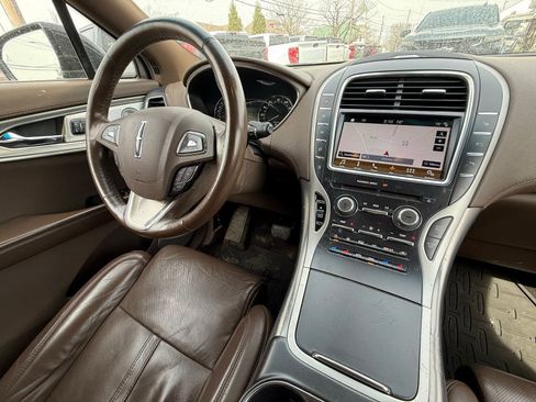 Used 2016 Lincoln MKX Reserve w/ Luxury Package AWD/4WD image 3