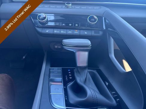 Certified 2024 Hyundai Elantra SEL w/ Convenience Package image 32