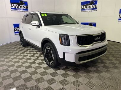 Used 2023 Kia Telluride EX w/ EX Captain's Chair Package