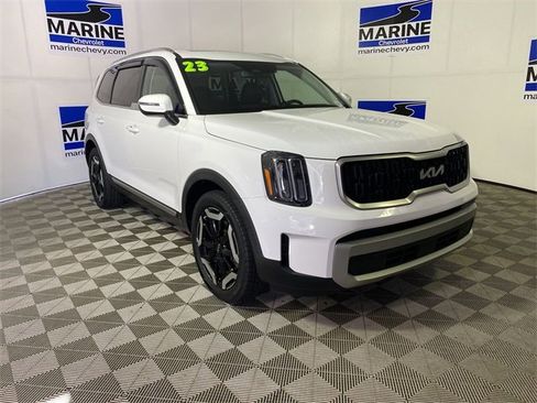 Used 2023 Kia Telluride EX w/ EX Captain's Chair Package image 1