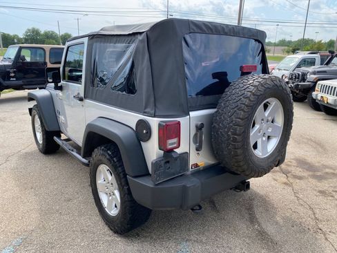 Used 2009 Jeep Wrangler X AWD/4WD image 5