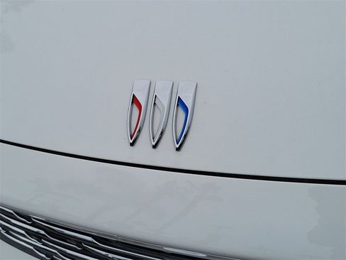 Used 2025 Buick Envision Preferred image 31