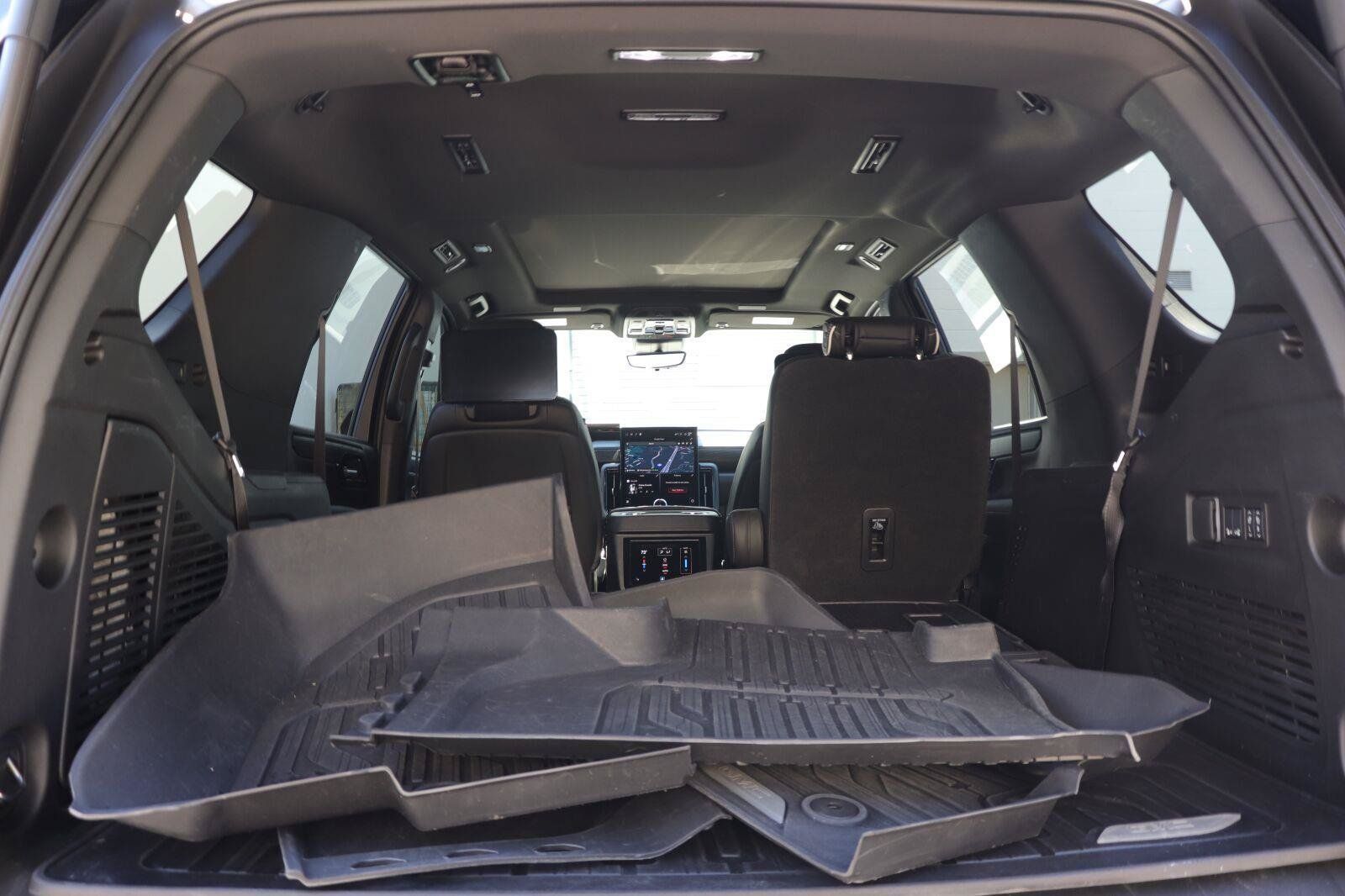 Used 2026 GMC Yukon AT4 Ultimate w/ LPO, Floor Liner Package AWD/4WD image 15