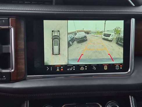 Used 2023 GMC Yukon XL Denali Ultimate AWD/4WD image 7