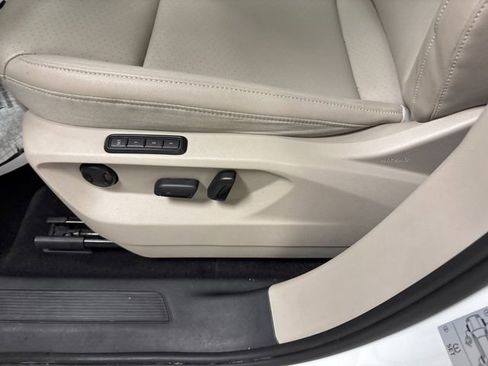 Used 2021 Volkswagen Atlas SEL AWD/4WD image 18