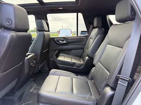 Used 2021 Chevrolet Tahoe Z71 w/ Z71 Signature Package AWD/4WD image 19