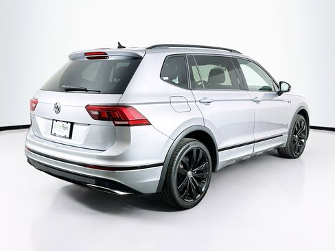 Used 2020 Volkswagen Tiguan SE R-Line FWD image 9