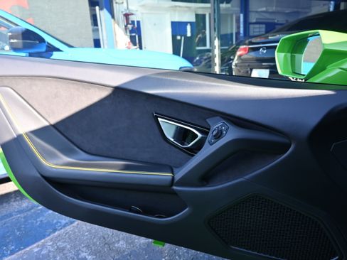 Used 2021 Lamborghini Huracan EVO RWD image 51