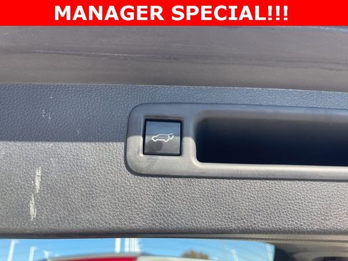 Used 2022 Toyota Highlander XLE image 13