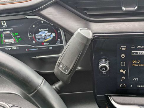 Used 2024 GMC Sierra 3500 AT4 w/ Technology Package image 32