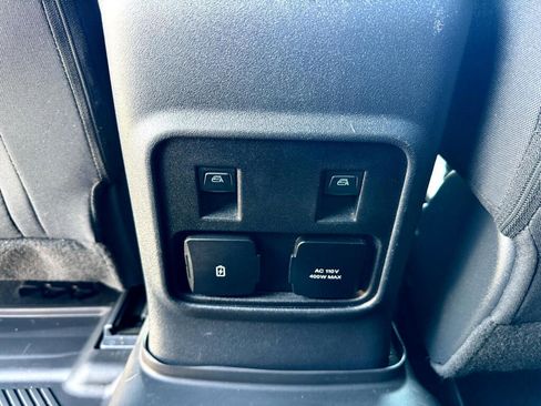 Used 2022 Ford Bronco Wildtrak image 16