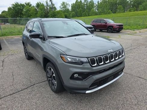 Used 2023 Jeep Compass Limited AWD/4WD image 8