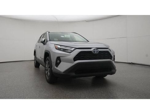 Used 2023 Toyota RAV4 XLE Premium AWD/4WD image 36