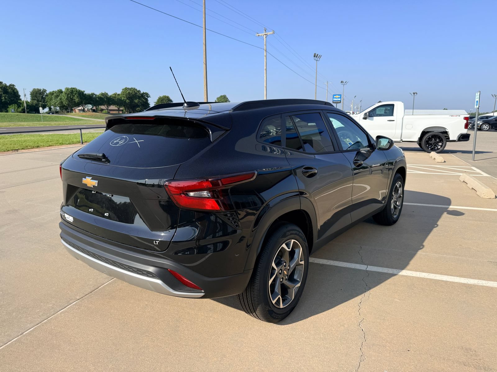 Used 2026 Chevrolet Trax LT w/ LT Convenience Package FWD image 6