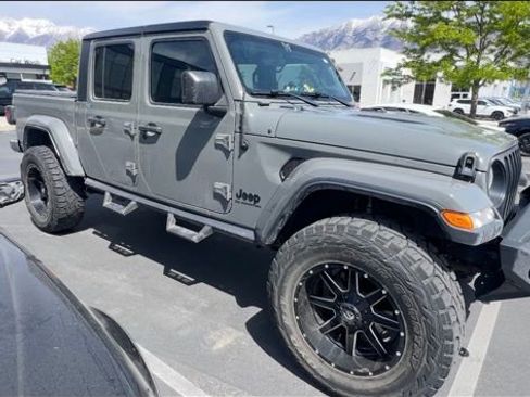Used 2022 Jeep Gladiator Sport AWD/4WD image 3