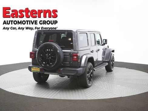 Used 2025 Jeep Wrangler Unlimited Sahara AWD/4WD image 35