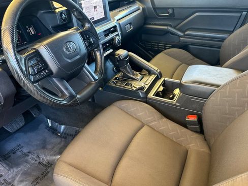 Used 2024 Toyota Tacoma SR5 AWD/4WD image 11