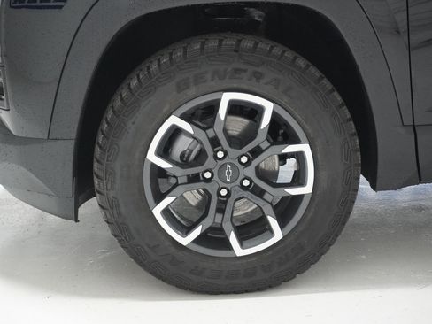 New 2026 Chevrolet Equinox ACTIV w/ Convenience Package III image 12