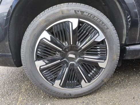 Used 2025 Cadillac Escalade IQ Sport 1 w/ Smart Trailering package AWD/4WD image 4