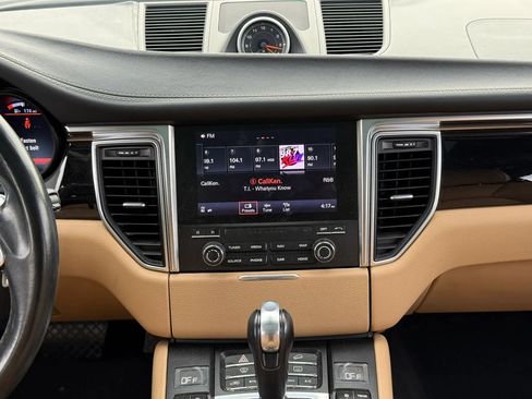 Used 2017 Porsche Macan S image 19