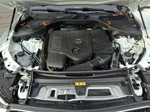 Used 2025 Mercedes-Benz GLC 300 4MATIC image 25