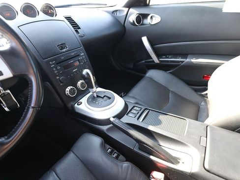 Used 2007 Nissan 350Z Touring RWD image 21