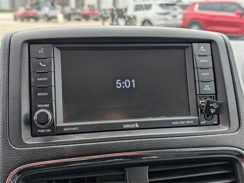 Used 2020 Dodge Grand Caravan SE w/ UConnect Hands-Free Group image 18