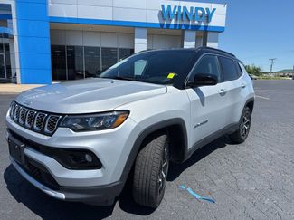 Used 2025 Jeep Compass Limited AWD/4WD video 1