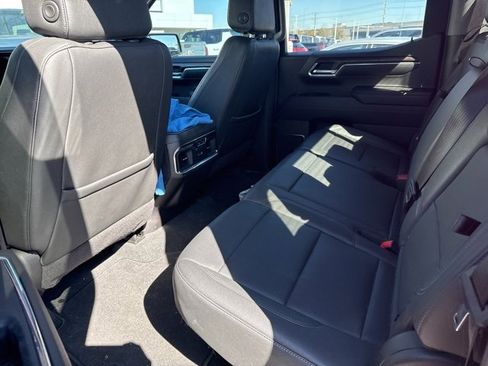 Used 2024 GMC Sierra 1500 SLT image 7