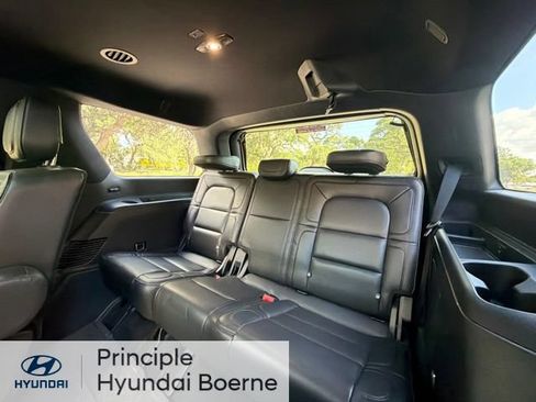 Used 2019 Lincoln Navigator Select RWD image 15