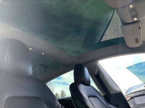 Used 2021 Tesla Model 3 Performance image 16