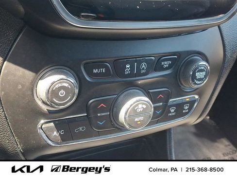 Used 2019 Jeep Cherokee High Altitude AWD/4WD image 17