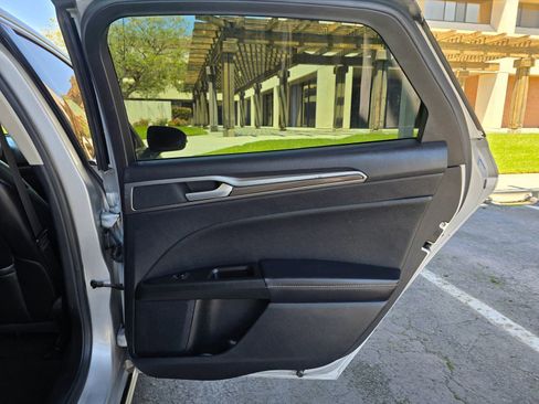 Used 2019 Ford Fusion SEL image 34