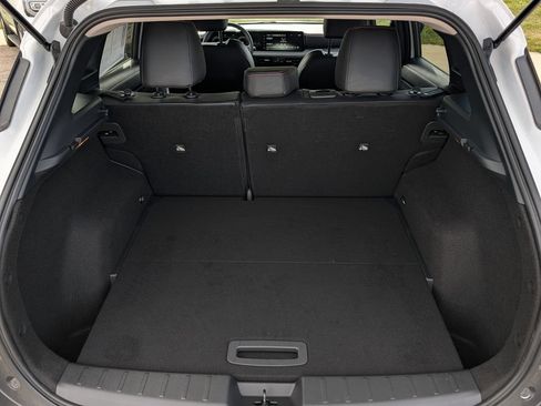 Used 2025 Nissan Kicks SR FWD image 18