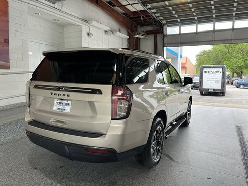 Used 2022 Chevrolet Tahoe Z71 w/ Luxury Package AWD/4WD image 12