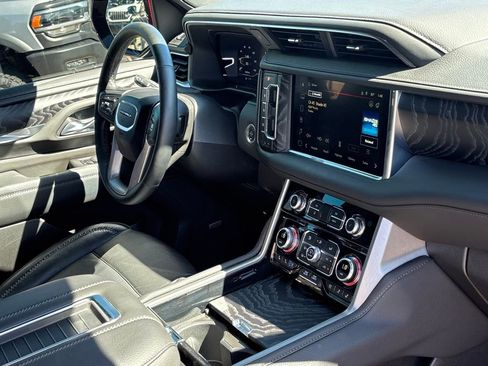 Used 2024 GMC Yukon XL Denali w/ Max Trailering Package image 32