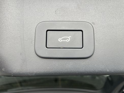 Certified 2024 Land Rover Range Rover Evoque Dynamic SE image 37