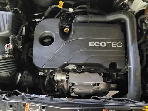 Used 2020 Chevrolet Equinox LT FWD image 30