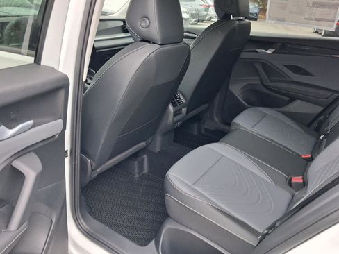 New 2026 Volkswagen Tiguan SE AWD/4WD image 10
