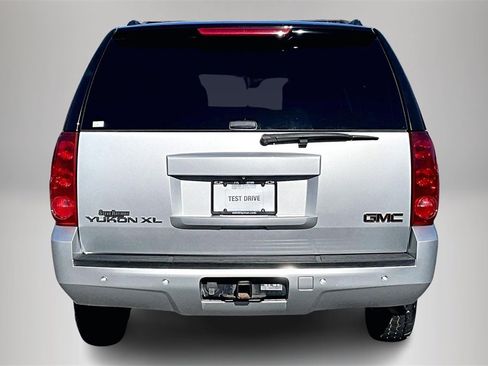 Used 2014 GMC Yukon XL SLT image 7